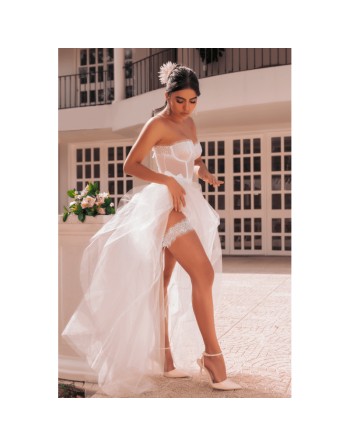 Ensemble 4 pièces blanc, bustier, string et 2 jarretières 