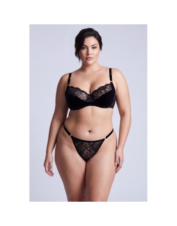 String noir en dentelle avec bijou cœur doré