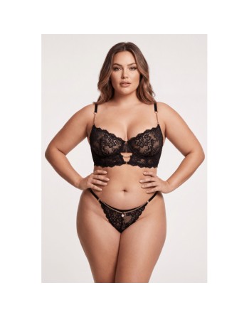 String noir en dentelle avec bijou et chaîne dorée